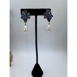 Vintage Crown Trifari Enamel And Faux  Pearl Teardrop Clip On Earrings {Read}